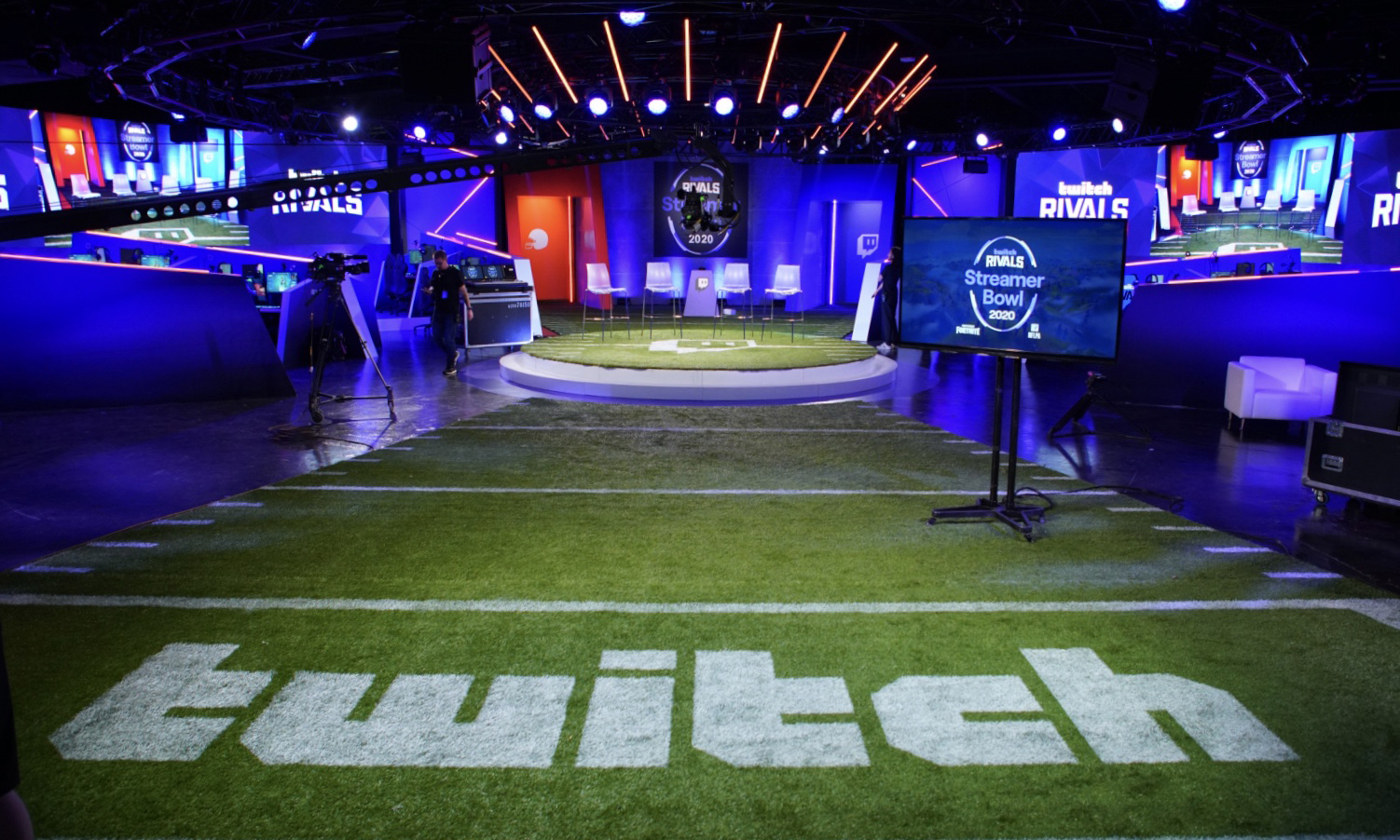 At Twitch Rivals Streamer Bowl In Miami Football Meets Fortnite