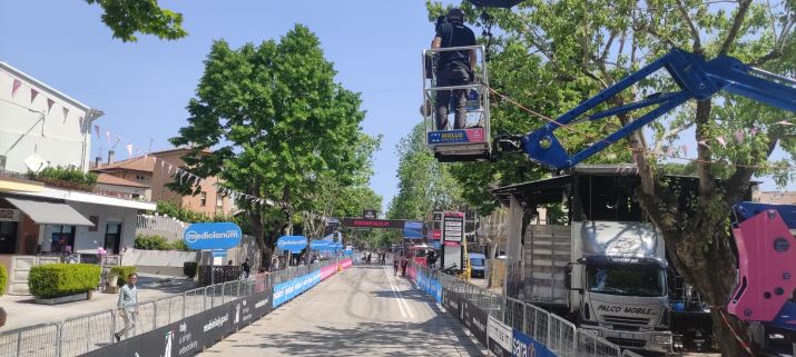 De EMG neemt een gezamenlijke benadering van de technische en logistieke uitdagingen van de Giro d’Italia