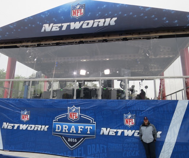 Filmwerks' David Fioravanti (bottom right) helped lead the company's effort to design and build NFL Networks primary set. 