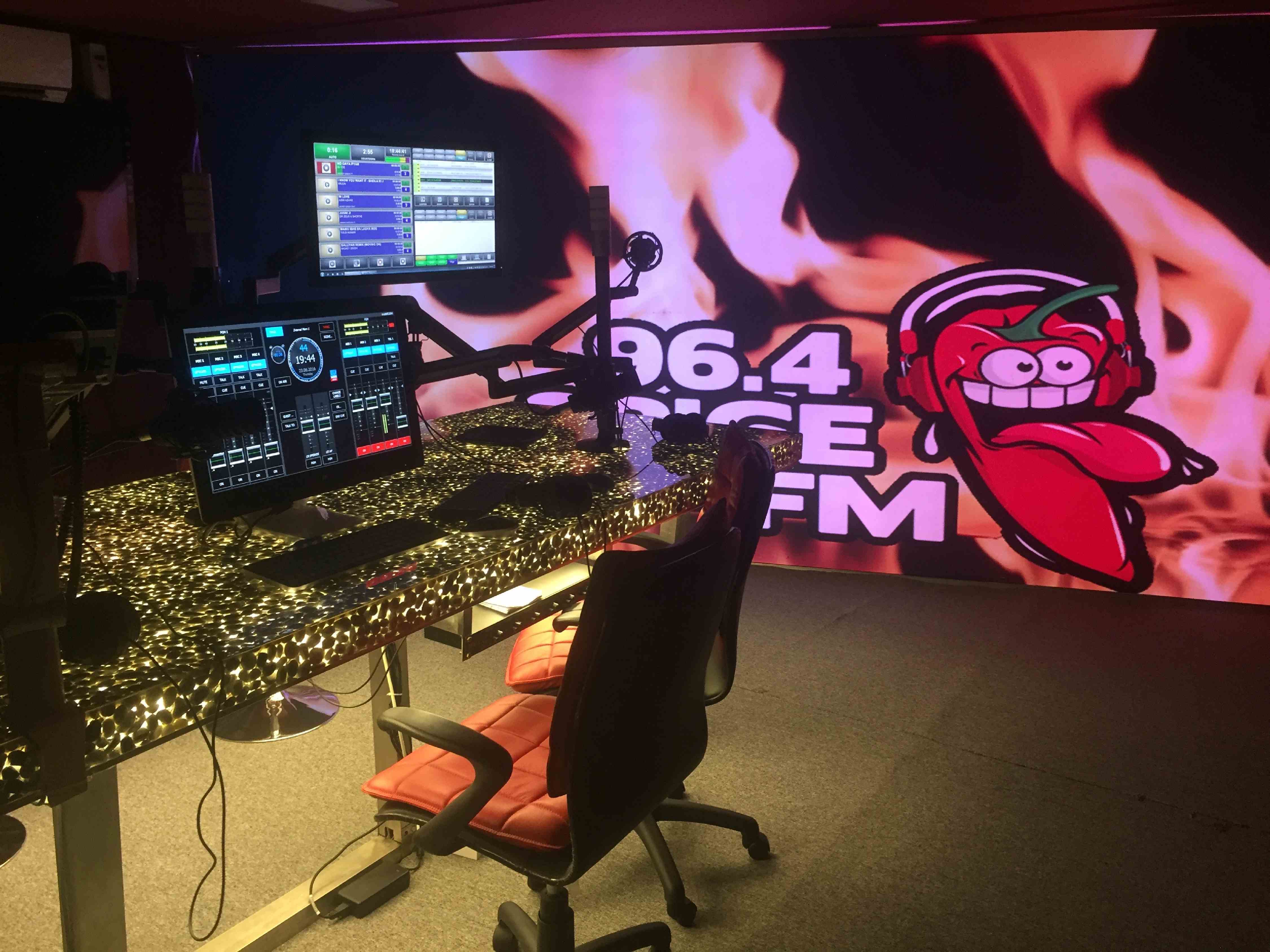 Bangladesh Spice FM Invests in Lawo Virtual Studio Technology