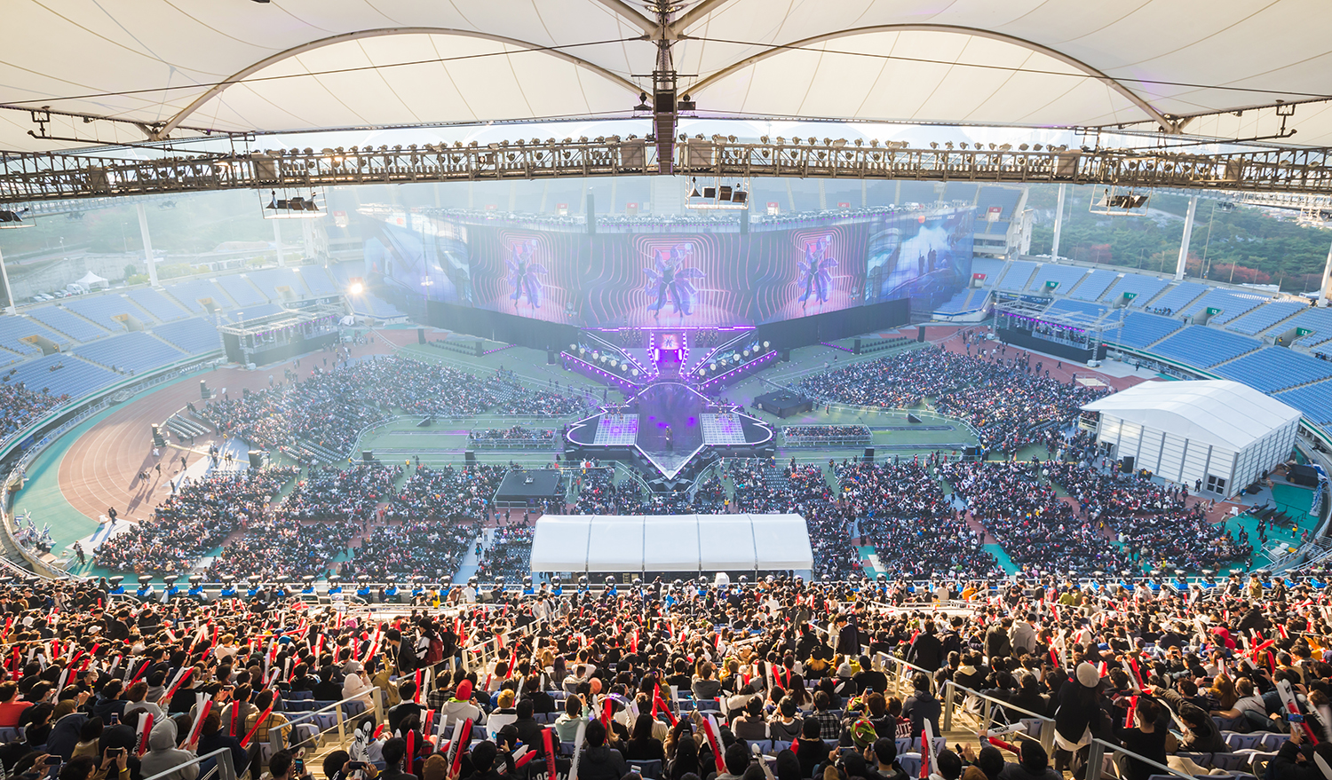 At Ambitious League of Legends World Championship, Riot Games Continues to Blaze At-Home-Production Trail