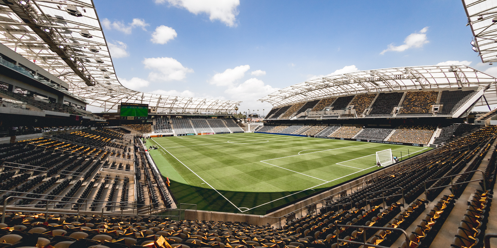 LAFC Explodes Onto L.A. Sports Scene With Beautiful Banc of