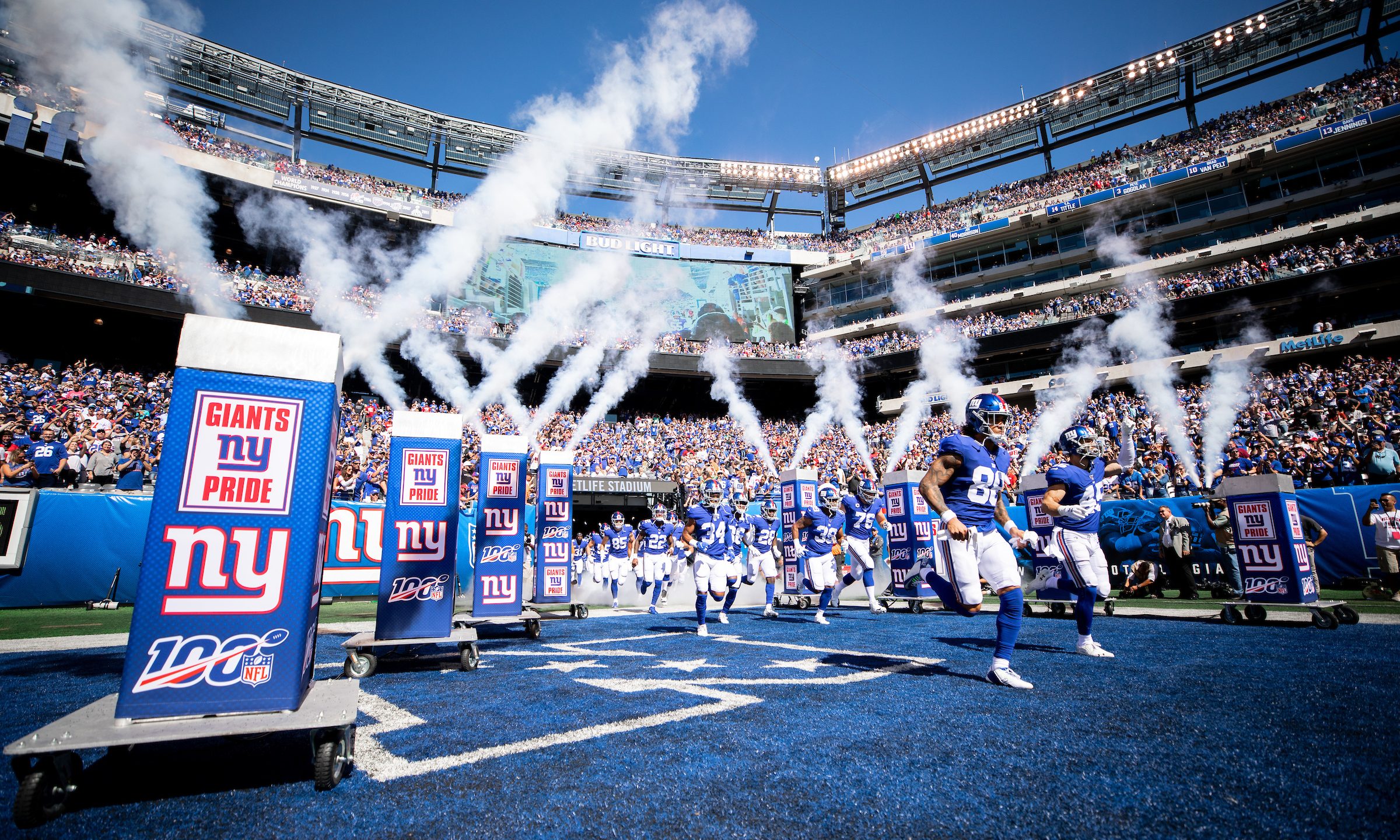 New York Giants Reach Out to Fans With Interactive Material