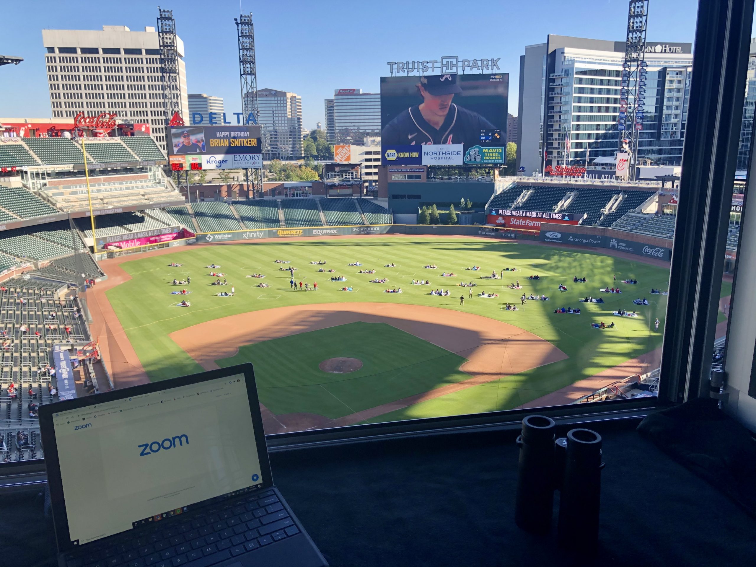 MLB Postseason Los Angeles Dodgers, Atlanta Braves Invite Fans Into