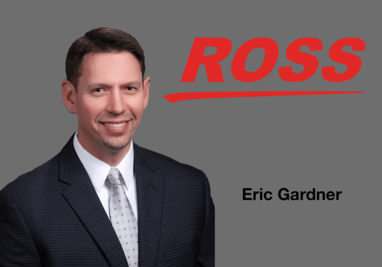 Ross mempekerjakan Eric Gardner sebagai Kepala Layanan
