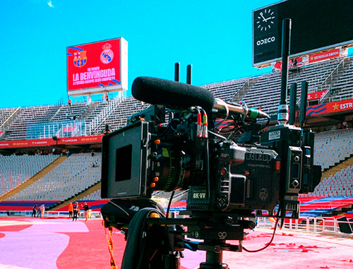 GRUP MEDIAPRO prestó el servicio de retransmisión de audio y vídeo del partido FC Barcelona y Real Madrid de la Liga de Fútbol Femenino.